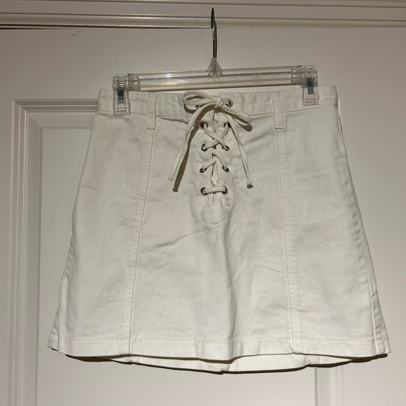 White denim skirt - Picture 1 of 2